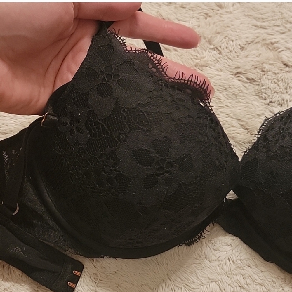 Victoria secret lace black bra size 34C